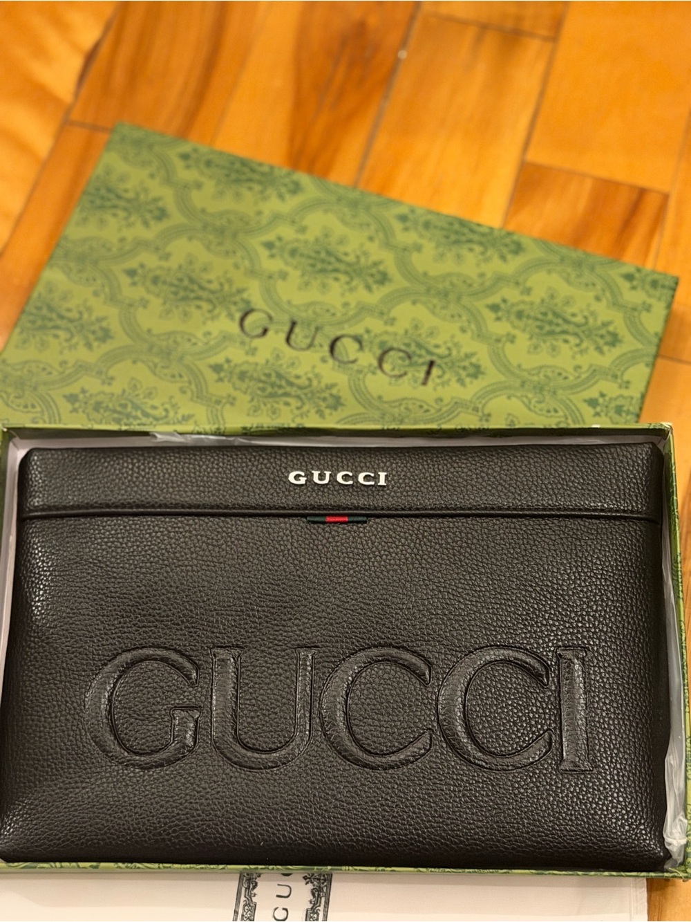 Gucci Medium pouch with logo